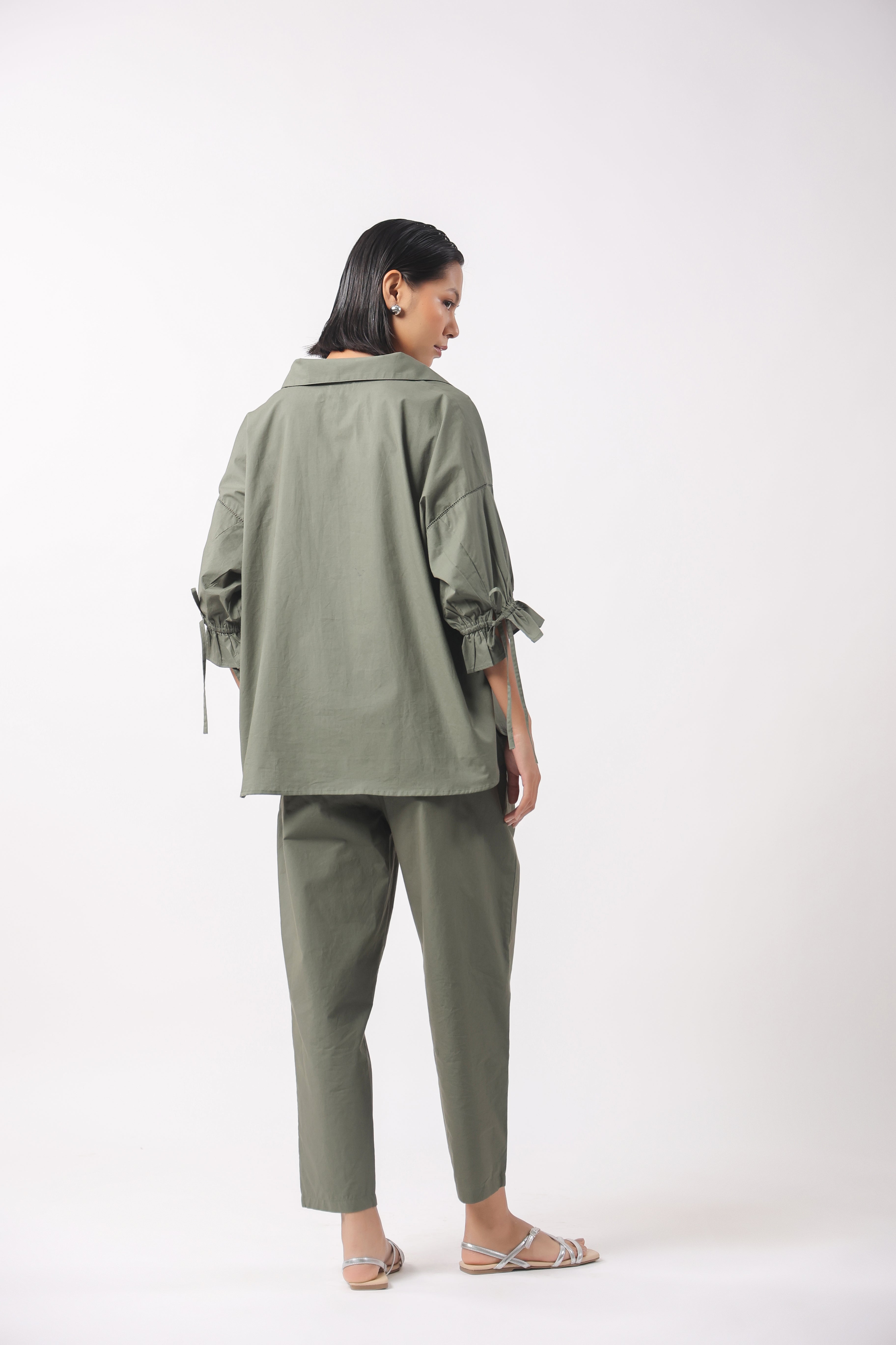 Women Green Solid Cotton 3/4 Sleeve Shirt Collar Co-Ord Set