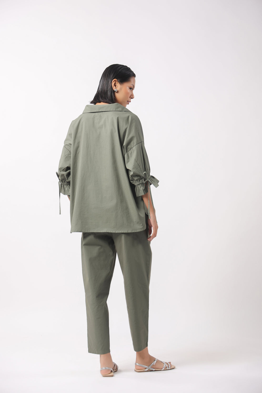 Women Green Solid Cotton 3/4 Sleeve Shirt Collar Co-Ord Set