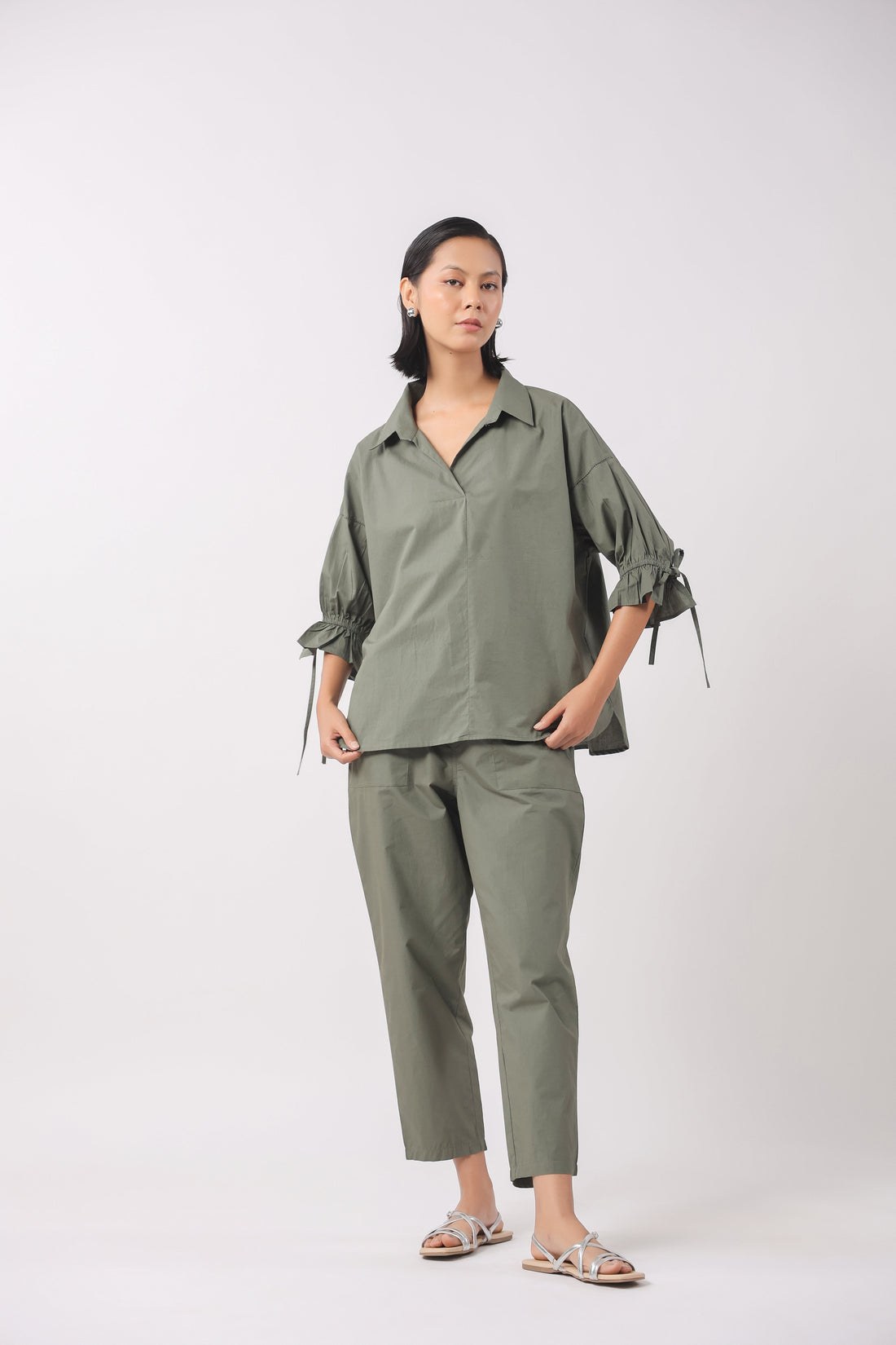 Women Green Solid Cotton 3/4 Sleeve Shirt Collar Co-Ord Set