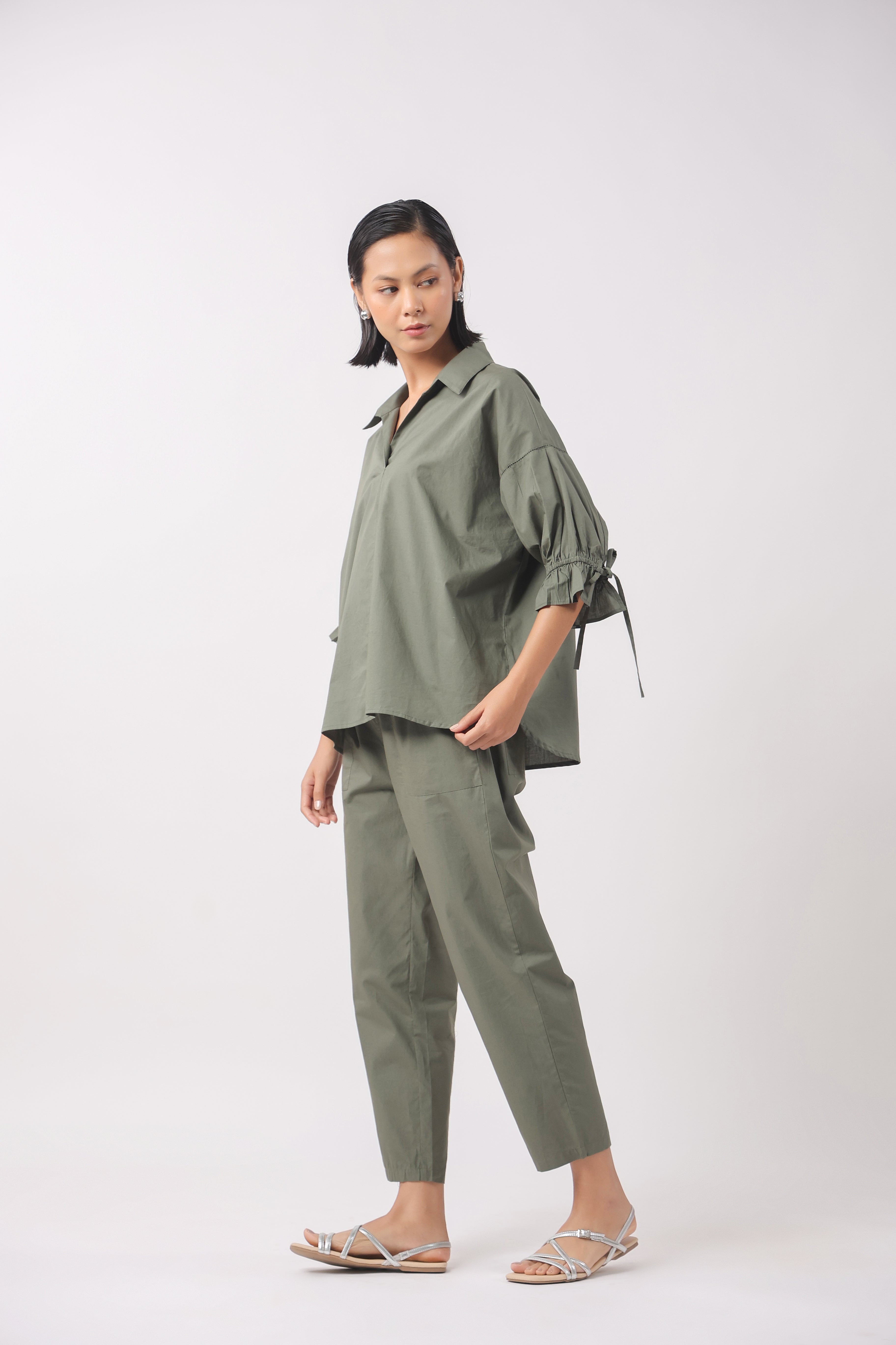 Women Green Solid Cotton 3/4 Sleeve Shirt Collar Co-Ord Set