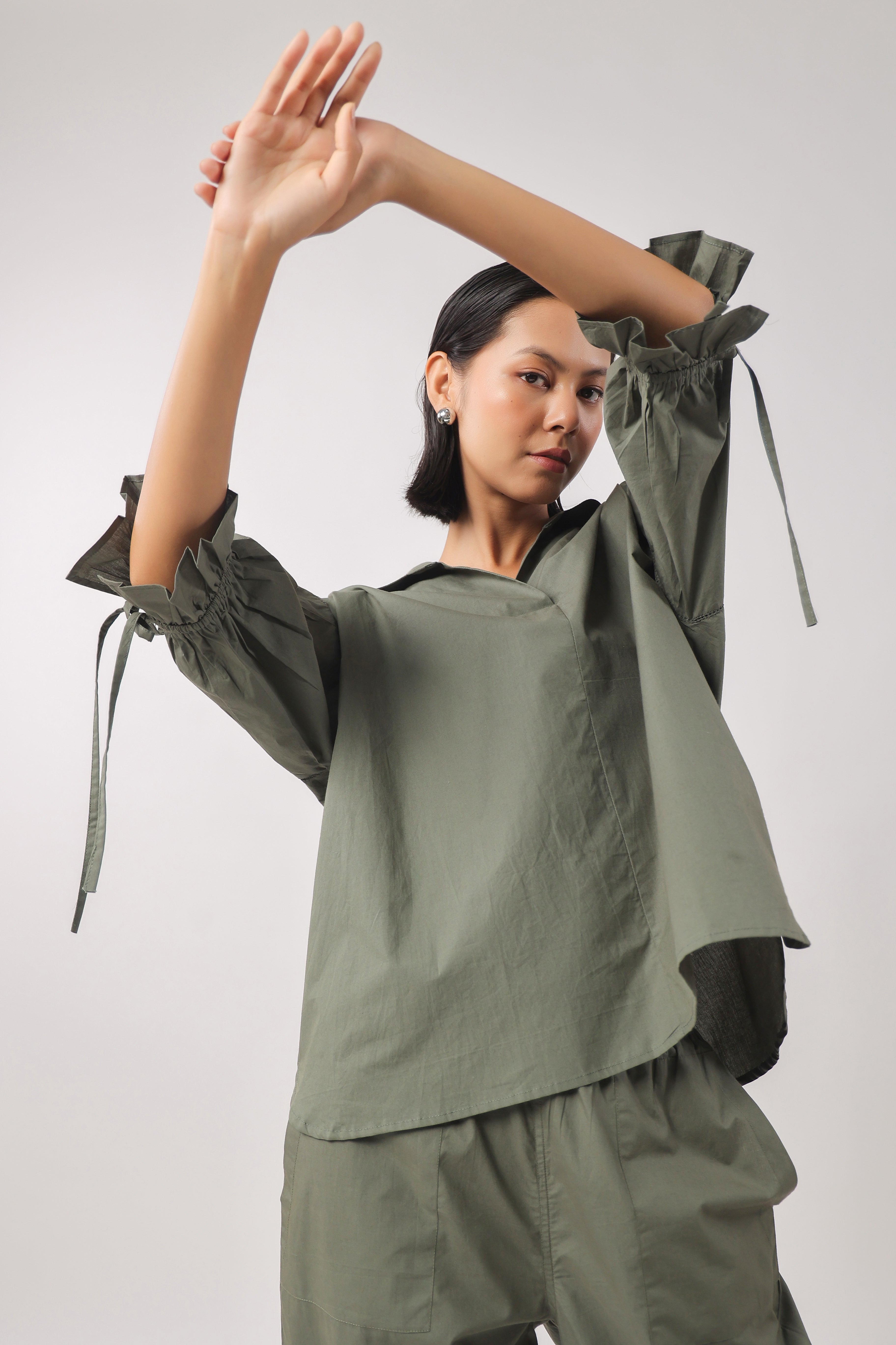 Women Green Solid Cotton 3/4 Sleeve Shirt Collar Co-Ord Set