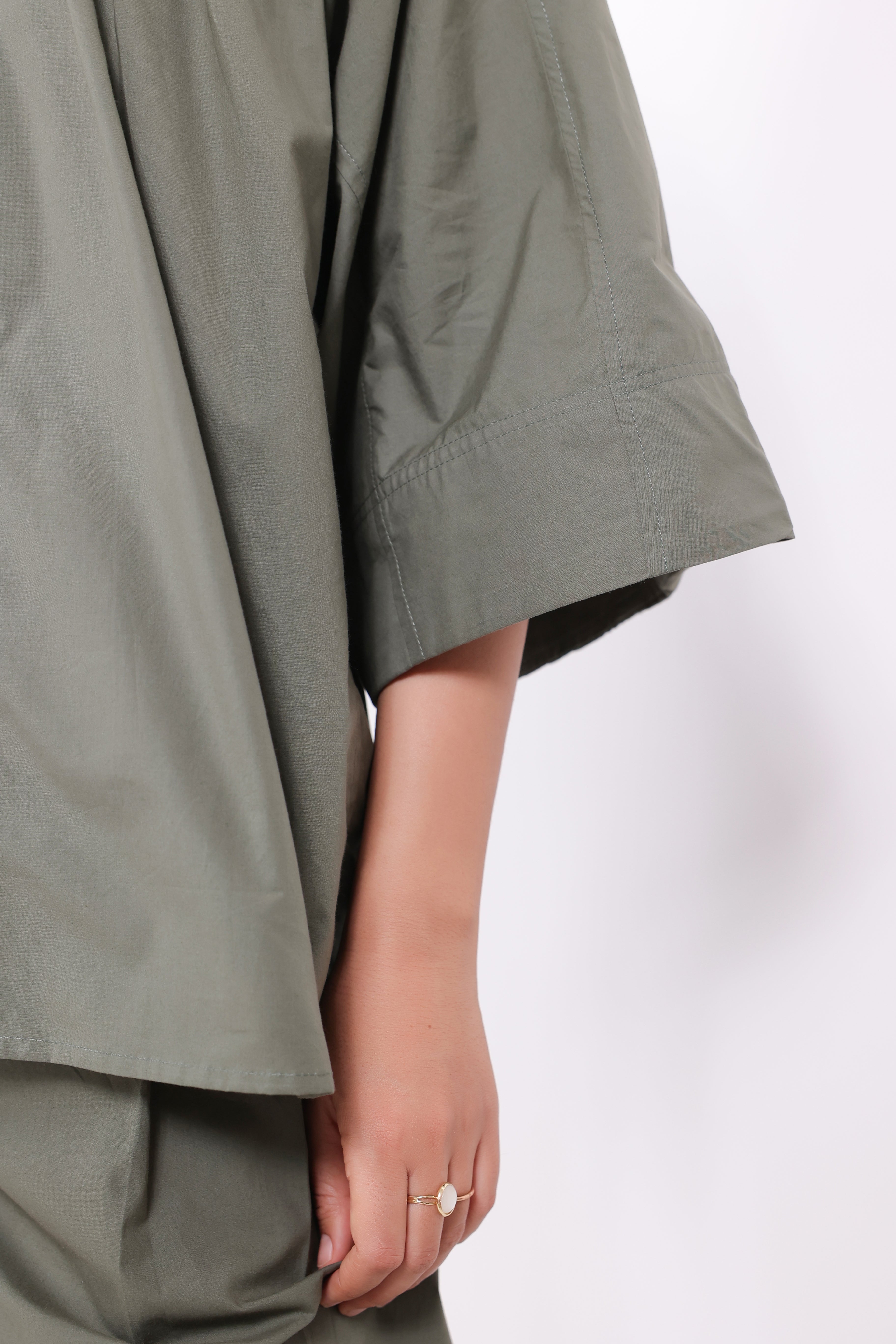 MUUN Women Green Solid Cotton Top